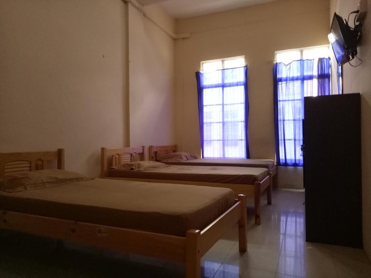 Хостел D'Kost Batam Нагоя Экстерьер фото